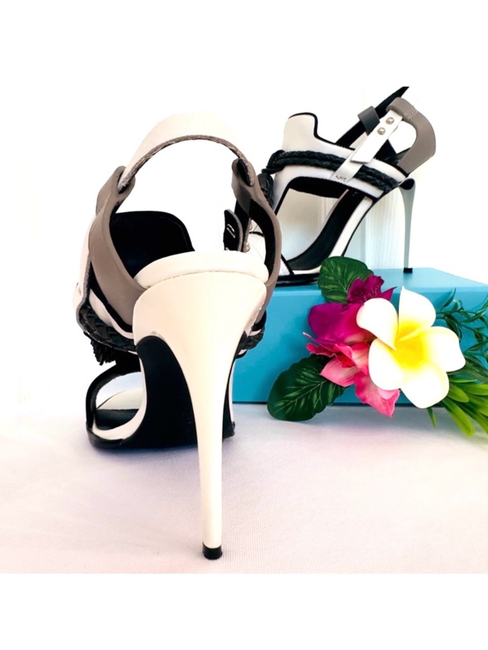 L.A.M.B. ~ Black, White and Gray 4” Peep Toe Heels by Gwen Stefani size 8 - Picture 9 of 11
